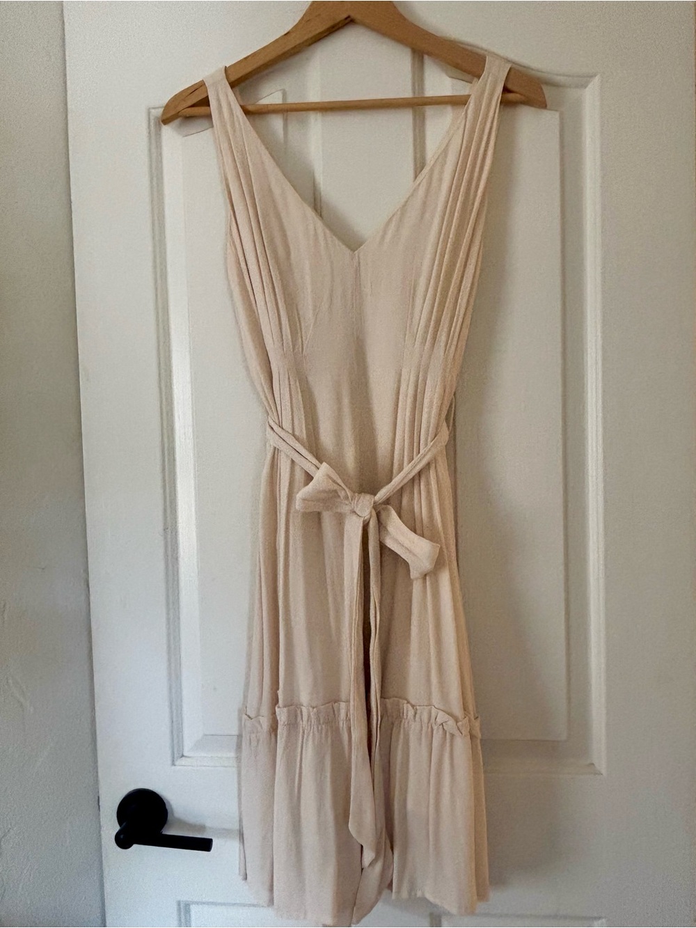 Dress Forum Blush Sleeveless V-Neck Midi Dress with Tie Waist